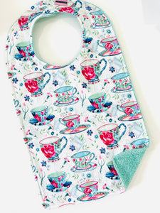 TEA CUPS DIGNIFIED DINER